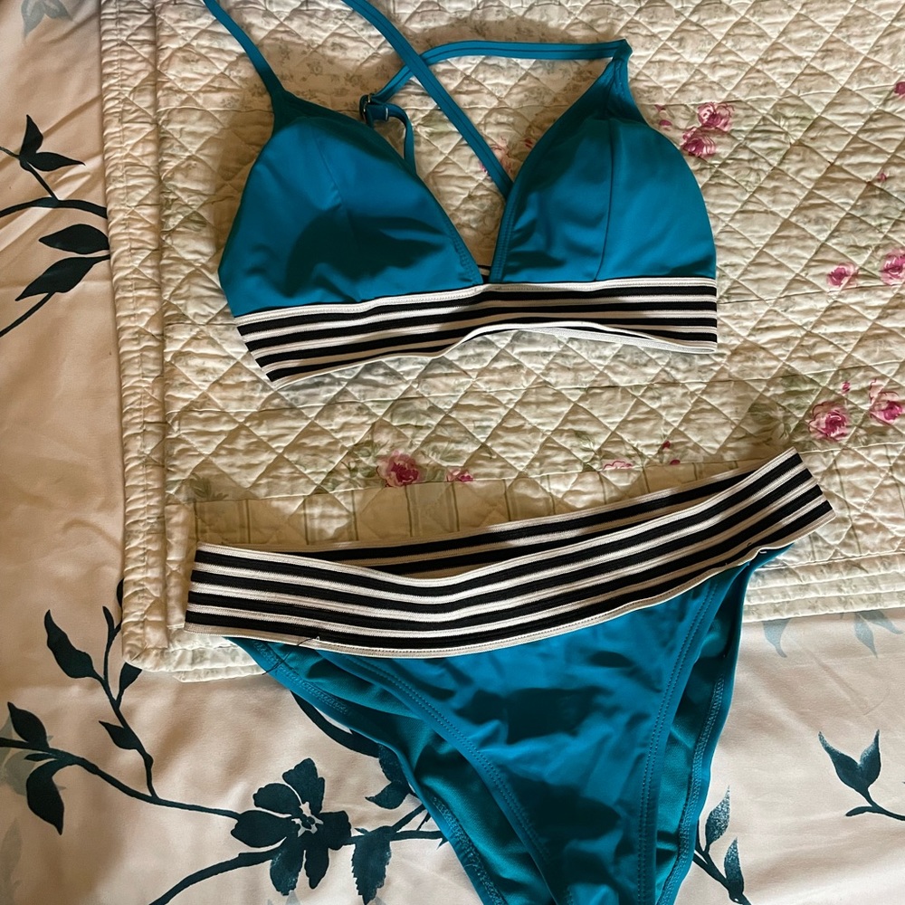 blue bikini, size small (pretty tight fitting)